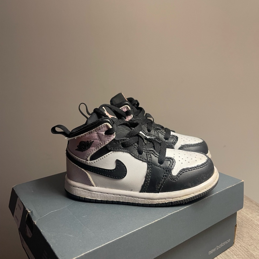 Nike Kids Black and Pink Sneakers